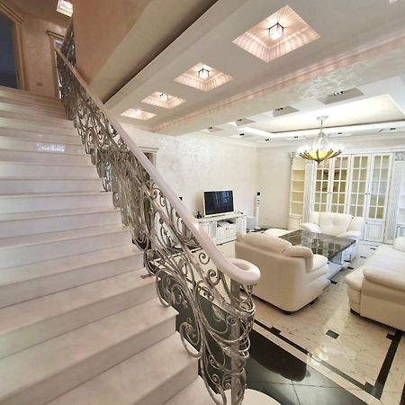 Роскошная Двухуровневая Квартира Luxurious Duplex Apartment 예레반 외부 사진