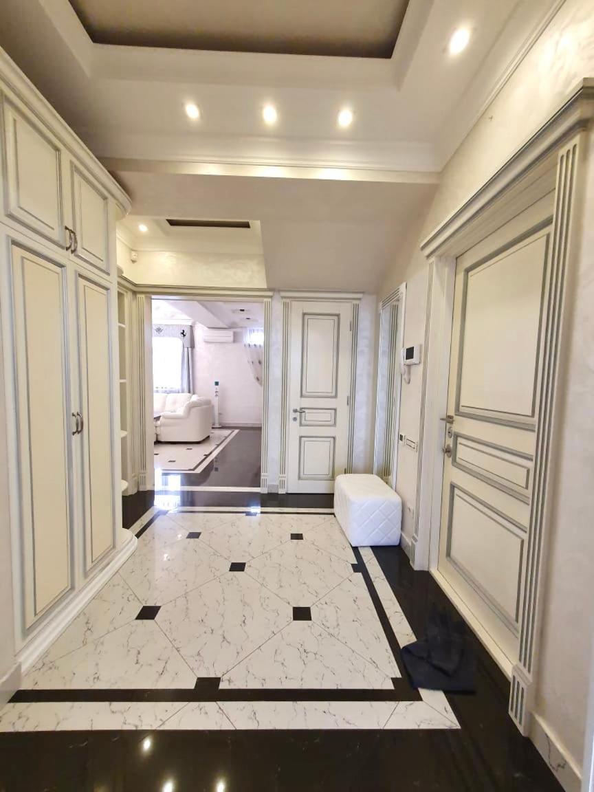 Роскошная Двухуровневая Квартира Luxurious Duplex Apartment 예레반 외부 사진